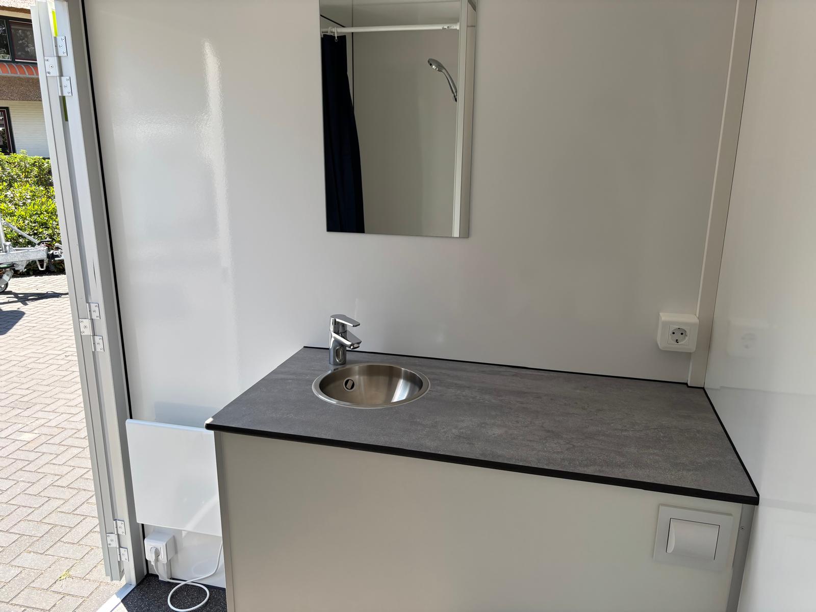 mobiele badkamer spiegel
