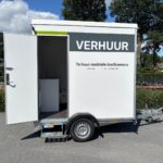 Mobiele badkamer met wasdroog-combinatie zijaanzicht
