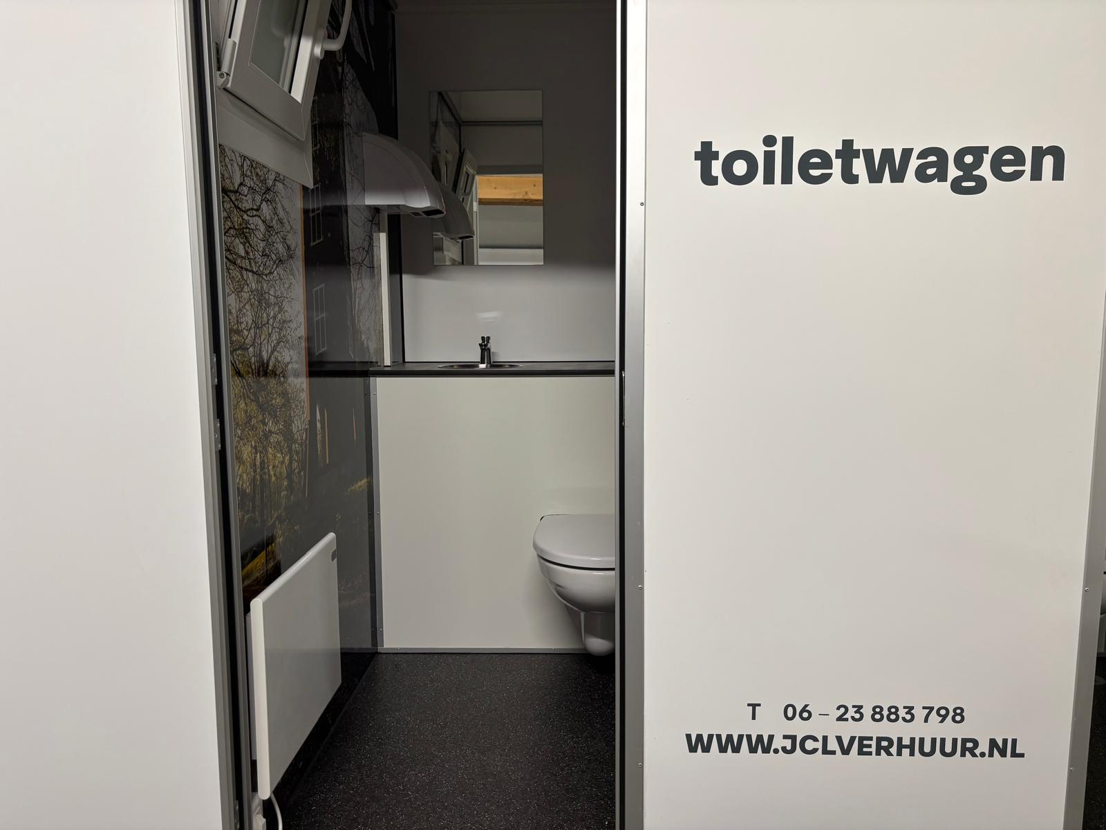 Toiletwagen Luxe vrouwengedeelte binnenkant